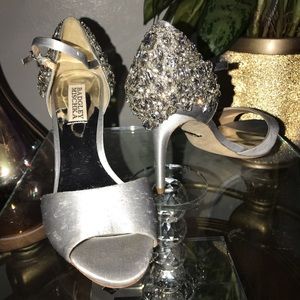 BADGLEY MISCHKA Size 7 hell 4